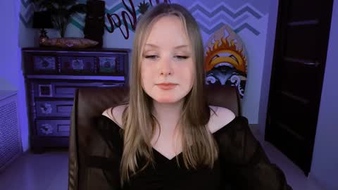 Snapshot of vivienleeigh chatting on 12, 3, 2025 Vivien online show from 12, 3, 2025