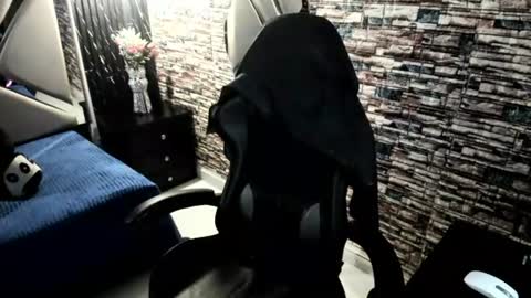 vivienne hadid online show from 24, 7, 2026