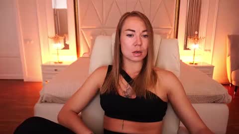 Snapshot of vixenmuse chatting on 2, 8, 2026 Ur Lady online show from 2, 8, 2026