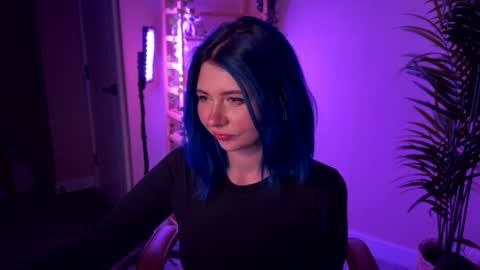 Polly  Online mostly at 9pm-2am UK Time online show from 4, 12, 2025