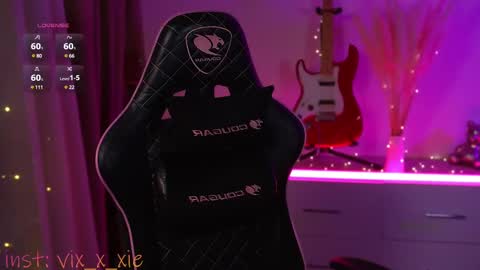 vixxxiee online show from 5, 3, 2025