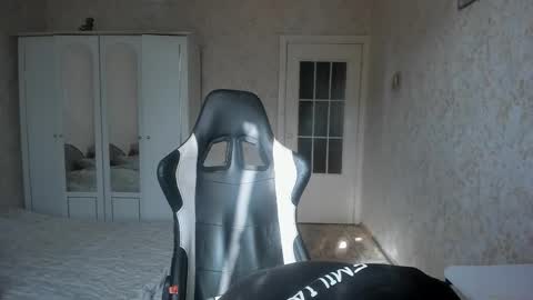 Snapshot of vlad1605 chatting on 7, 10, 2025 Martin online show from 7, 10, 2025