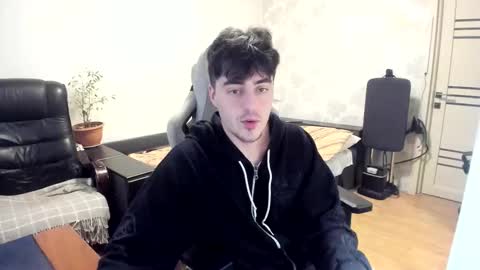 Snapshot of vlad1605 chatting on 25, 11, 2025 Martin online show from 25, 11, 2025