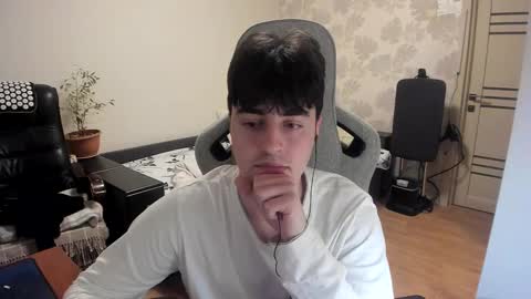 Snapshot of vlad1605 chatting on 14, 12, 2025 Martin online show from 14, 12, 2025