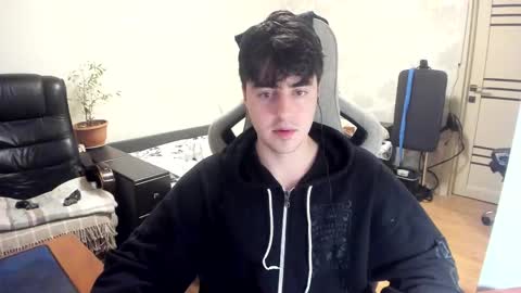 Snapshot of vlad1605 chatting on 15, 12, 2025 Martin online show from 15, 12, 2025