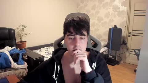 Snapshot of vlad1605 chatting on 16, 12, 2025 Martin online show from 16, 12, 2025