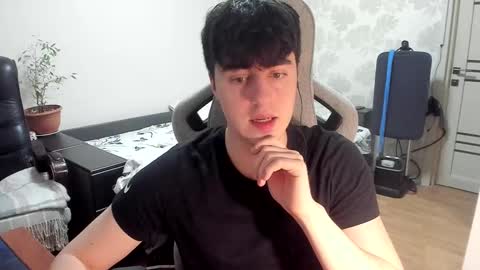 Snapshot of vlad1605 chatting on 21, 12, 2025 Martin online show from 21, 12, 2025