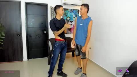 voyeurism_guys online show from 8, 11, 2025
