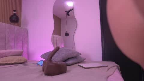 Snapshot of vvioleta_ chatting on 8, 7, 2026 Violeta online show from 8, 7, 2026