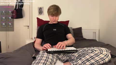 Snapshot of vvladya chatting on 8, 3, 2026 vvladya online show from 8, 3, 2026