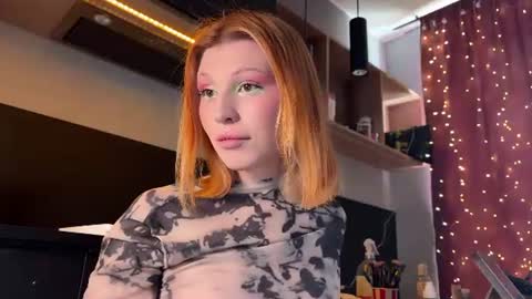 Snapshot of vynila chatting on 25, 7, 2026 ILONA A week goal new laptop online show from 25, 7, 2026