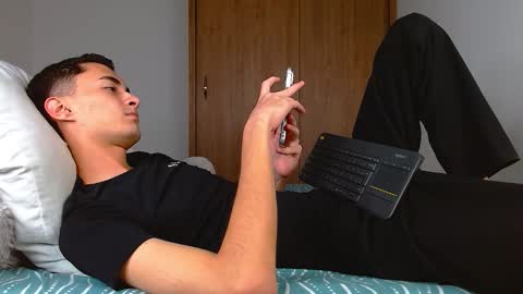 Snapshot of wal_jones chatting on 21, 12, 2025 wal jones online show from 21, 12, 2025