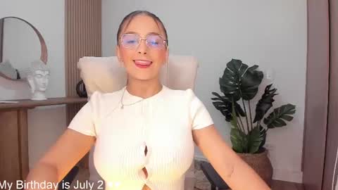 Snapshot of wandathompson_ chatting on 11, 6, 2026 Wanda online show from 11, 6, 2026