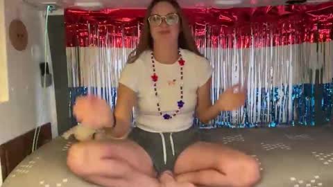 Snapshot of wanderlustjade chatting on 24, 5, 2026 Jade Adonis online show from 24, 5, 2026