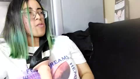 Snapshot of waningrosee chatting on 8, 11, 2025 Waningrose Lu online show from 8, 11, 2025