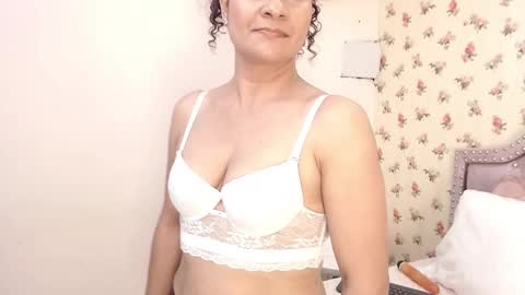 Snapshot of watson_crystal00 chatting on 10, 3, 2026 Milf Latina online show from 10, 3, 2026