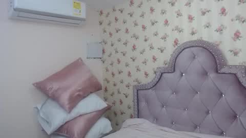 Snapshot of watson_crystal00 chatting on 14, 3, 2026 Milf Latina online show from 14, 3, 2026