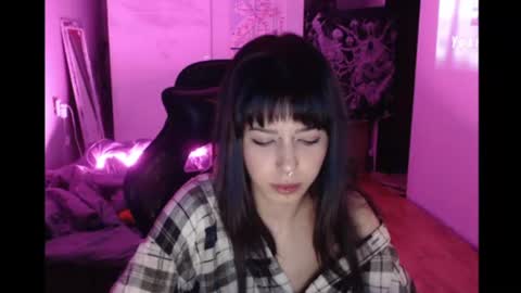 Snapshot of wavy_nights chatting on 20, 7, 2026 Mina online show from 20, 7, 2026