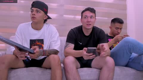 Jhonny Dick  his neighbors. online show from 12, 1, 2025