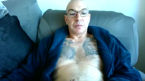 wechatistrokeurub online show from 17, 10, 2025