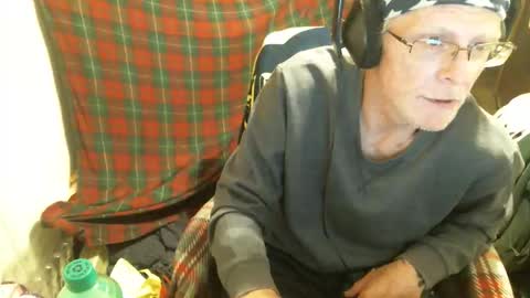 WOMEN MAKE MY COCK THROB online show from 8, 6, 2026