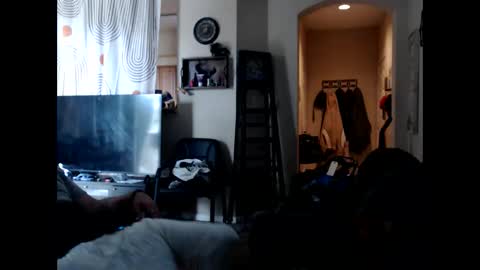 Snapshot of weluvwoman84 chatting on 18, 12, 2024 RiZZA and MiKE online show from 18, 12, 2024