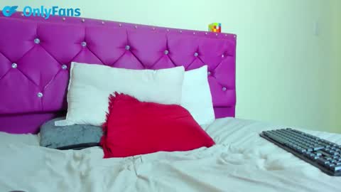 wendyyhot69 online show from 10, 3, 2026