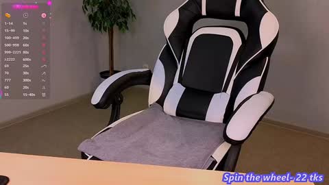 Molly online show from 3, 2, 2025