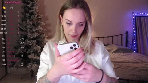 Snapshot of wet_lana chatting on 7, 12, 2024 Lana online show from 7, 12, 2024