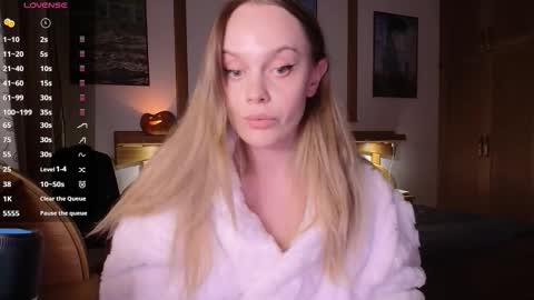 Snapshot of wet_lana chatting on 20, 10, 2025 Lana online show from 20, 10, 2025