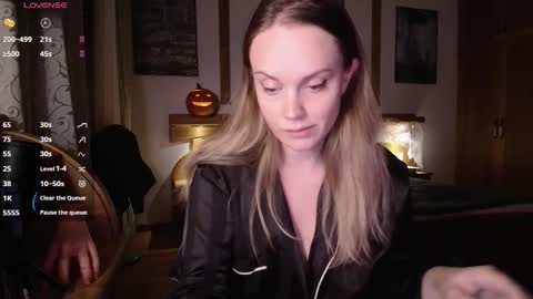 Snapshot of wet_lana chatting on 27, 10, 2025 Lana online show from 27, 10, 2025