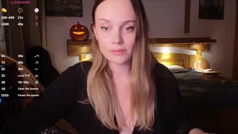 Snapshot of wet_lana chatting on 28, 10, 2025 Lana online show from 28, 10, 2025