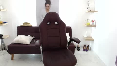 Snapshot of wet_liss chatting on 6, 8, 2026 Diva online show from 6, 8, 2026