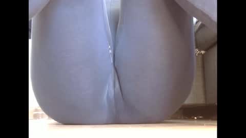Snapshot of wet_pants2022 chatting on 6, 3, 2025 wet_pants2022 online show from 6, 3, 2025