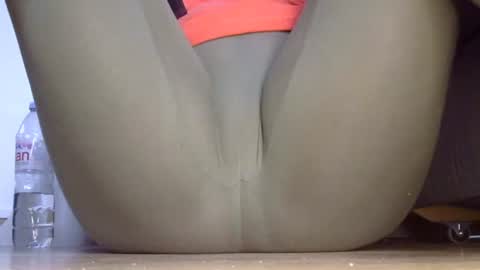 Snapshot of wet_pants2022 chatting on 23, 9, 2025 wet_pants2022 online show from 23, 9, 2025