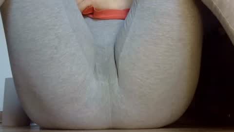 wet_pants2022 online show from 14, 1, 2026