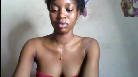 Snapshot of wet_pussy200 chatting on 7, 11, 2025 Bella online show from 7, 11, 2025