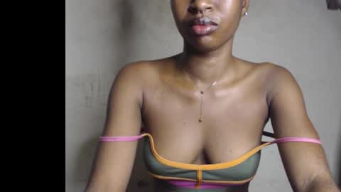 Snapshot of wet_pussy200 chatting on 7, 1, 2026 Bella online show from 7, 1, 2026