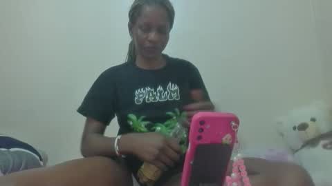 Snapshot of wetberry20 chatting on 4, 12, 2025 wetberry20 online show from 4, 12, 2025