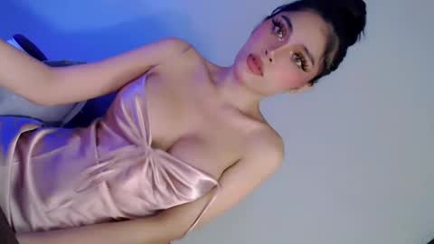 Snapshot of what_the_fuckxx chatting on 28, 1, 2025 kiara online show from 28, 1, 2025