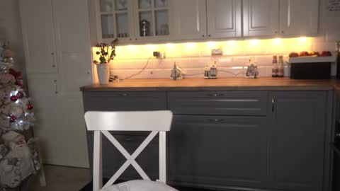 Victoria Maria online show from 4, 12, 2024