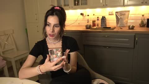 Victoria Maria online show from 10, 1, 2025