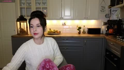 Victoria Maria online show from 13, 1, 2025