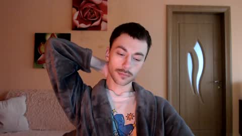 Snapshot of white_sport chatting on 1, 4, 2026 Tom online show from 1, 4, 2026