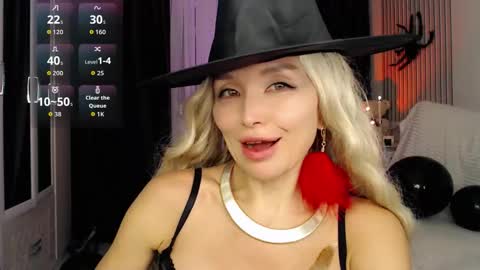 WhiteLaBunny online show from 2, 11, 2025