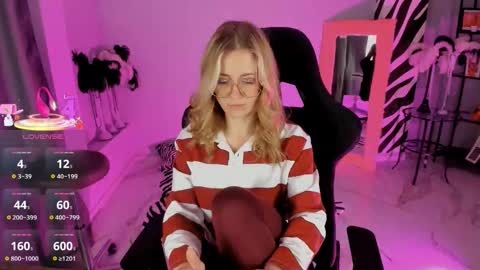 whitneypunnch online show from 25, 2, 2026