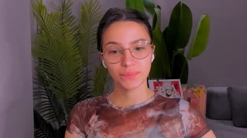 Snapshot of whoislulu chatting on 22, 12, 2024 whoislulu online show from 22, 12, 2024