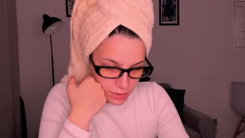 Snapshot of whoislulu chatting on 21, 10, 2025 whoislulu online show from 21, 10, 2025