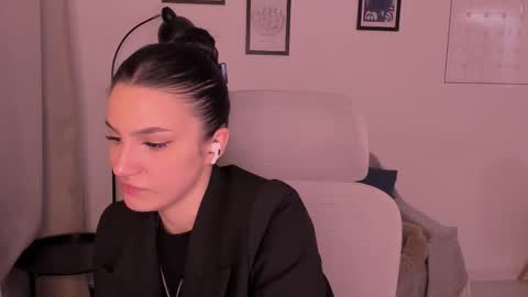 whoislulu online show from 4, 3, 2026