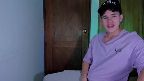 Snapshot of whos_he chatting on 20, 12, 2025 whos_he online show from 20, 12, 2025